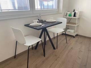 Ruim gemeubelde studio met slaaphoek gelegen in het centrum. Lichtrijke living met grote raampartijen. Mooie ingerichte keuken met...
