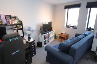 Deze woning is gebouwd in 2017 en het betreft een energiezuinige, kwalitatief afgewerkte & lichtrijke bél-etagewoning met 3 niveau's, 3 terrassen,...