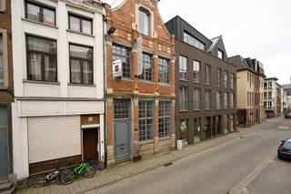 Verbluffend mooi. Helemaal niet verwacht....Dit was onze eerste reactie bij het betreden van dit buitengewone pand.Dit eeuwenoude pand werd recent...