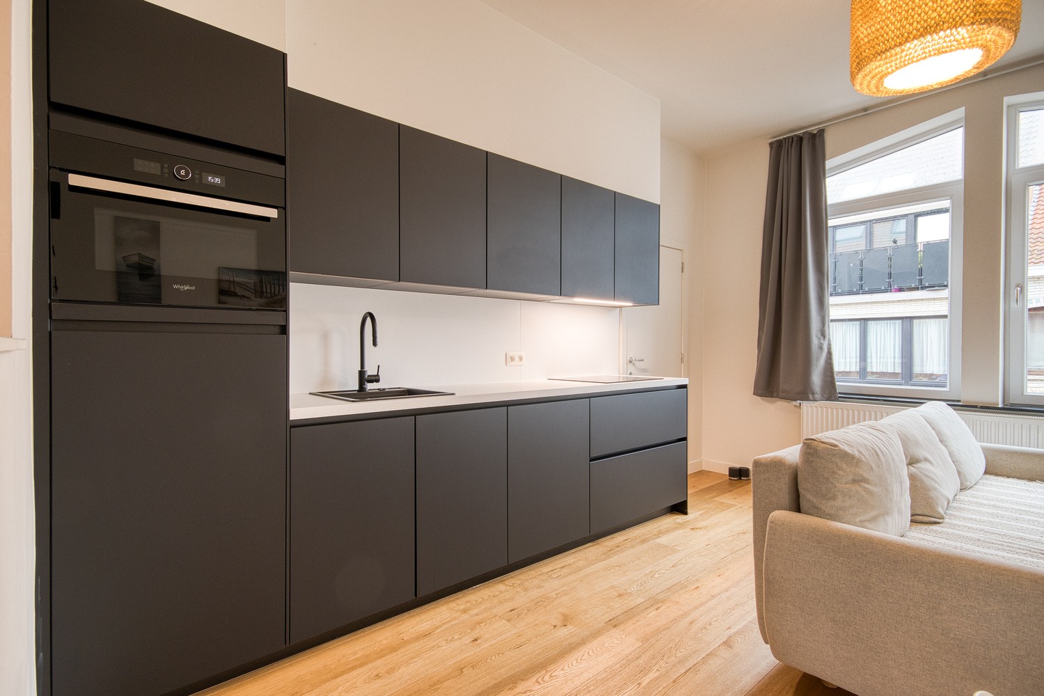 Gerenoveerd 1-slaapkamerappartement nabij het centrum en de Zeedijk te Oostende! - foto 4