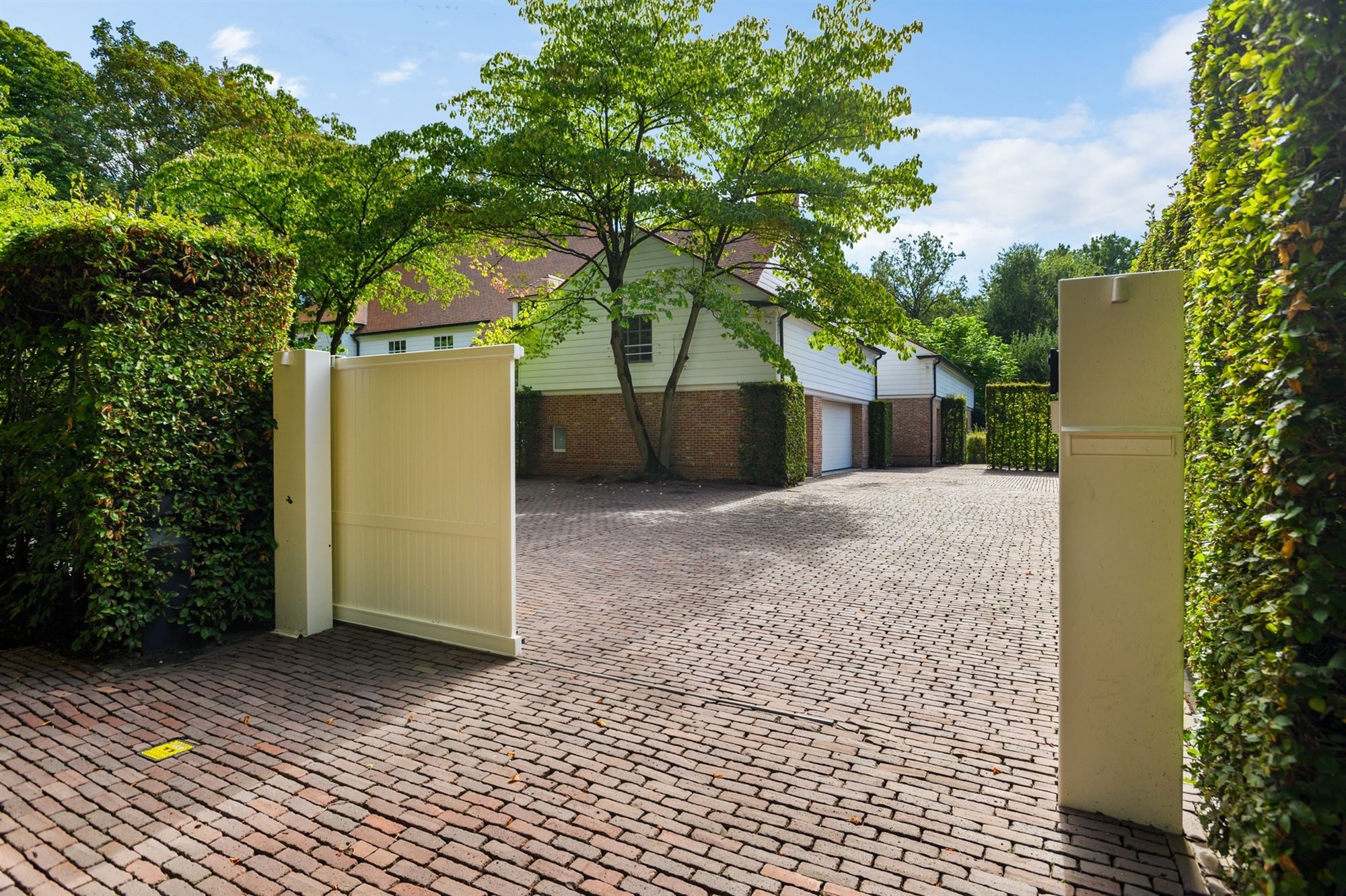Royale villa met inpandig zwembad op toplocatie - foto 4