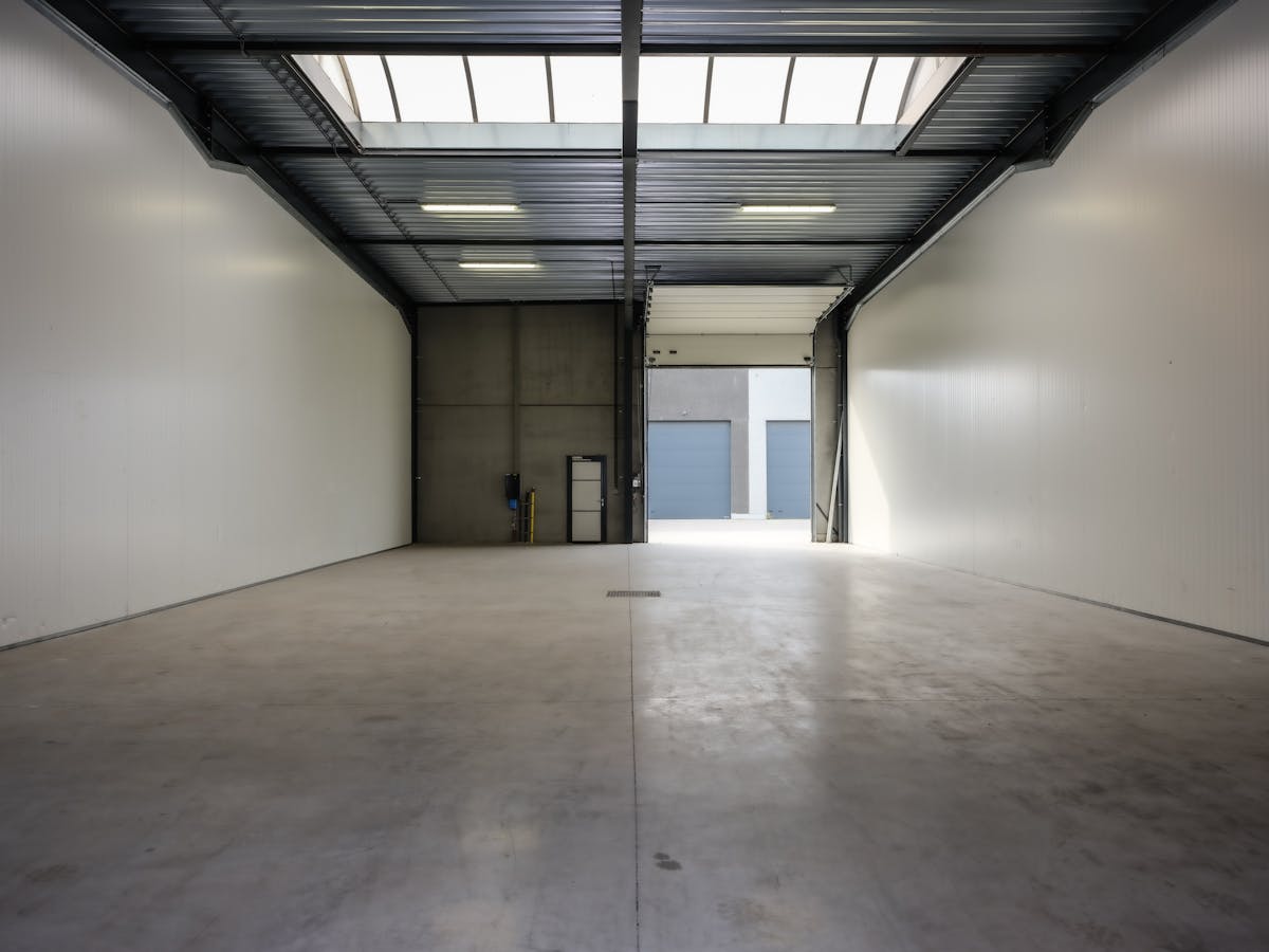 Centraal gelegen nieuwbouw loods in Zwevezele - foto 3