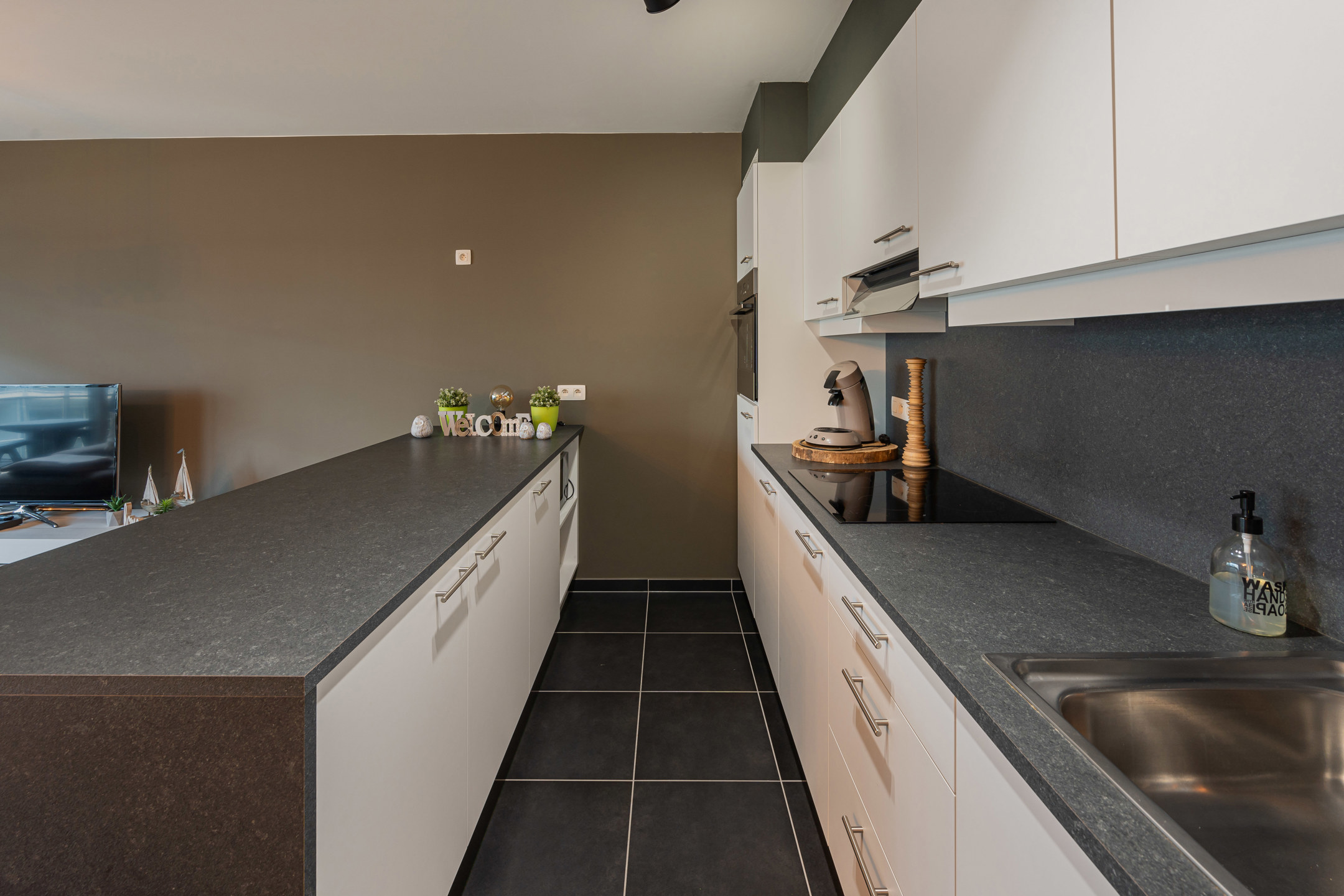 Lichtrijk appartement met terras en autostaanplaats - foto 4