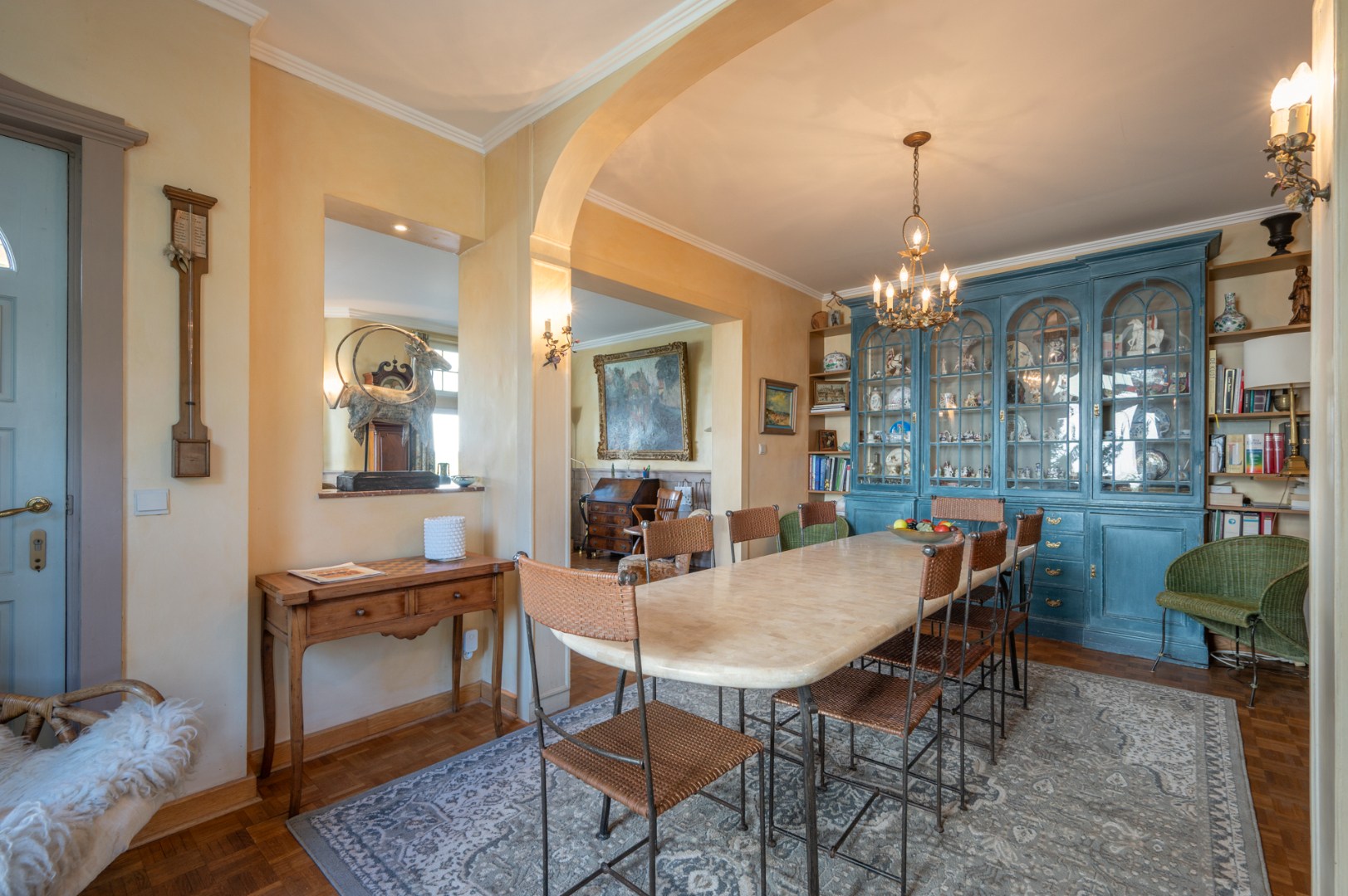 Villa in eclectische stijl met garage en staanplaatsen in het hart van Duinbergen - foto 3