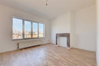 Dit instapklare appartement staat te koop in de Dennenlaan in Wilrijk. Op wandelafstand vinden we het centrum van Wilrijk, Park Den Brandt,...