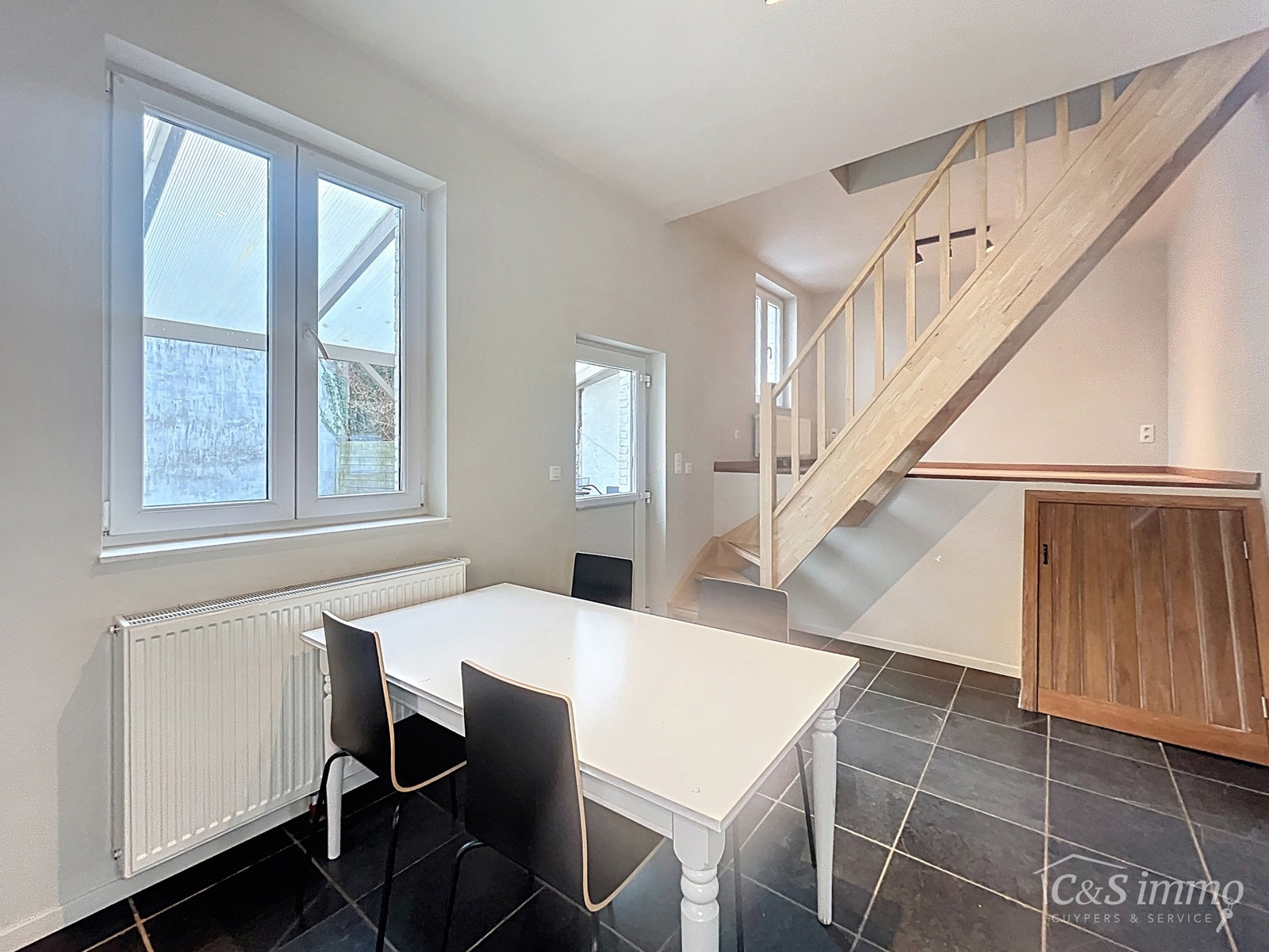 Woning met 3 slaapkamers en aansluitend magazijnruimte met loft - foto 5