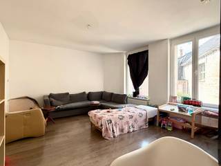 Spacious 1-bedroom apartment in a character building located in the center of Ath.Layout: entrance hall with separate toilet, bright and spacious...