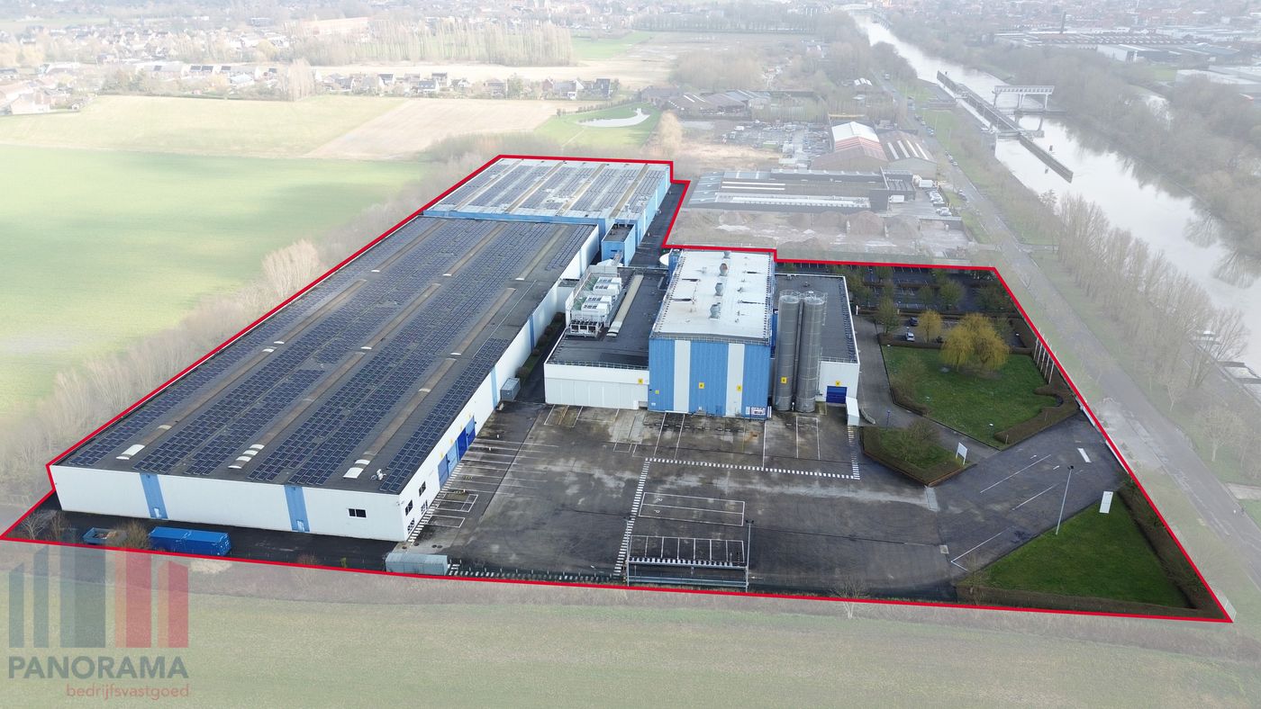 Industriële site met een perceelsoppervlakte van 46.746 m² - foto 2