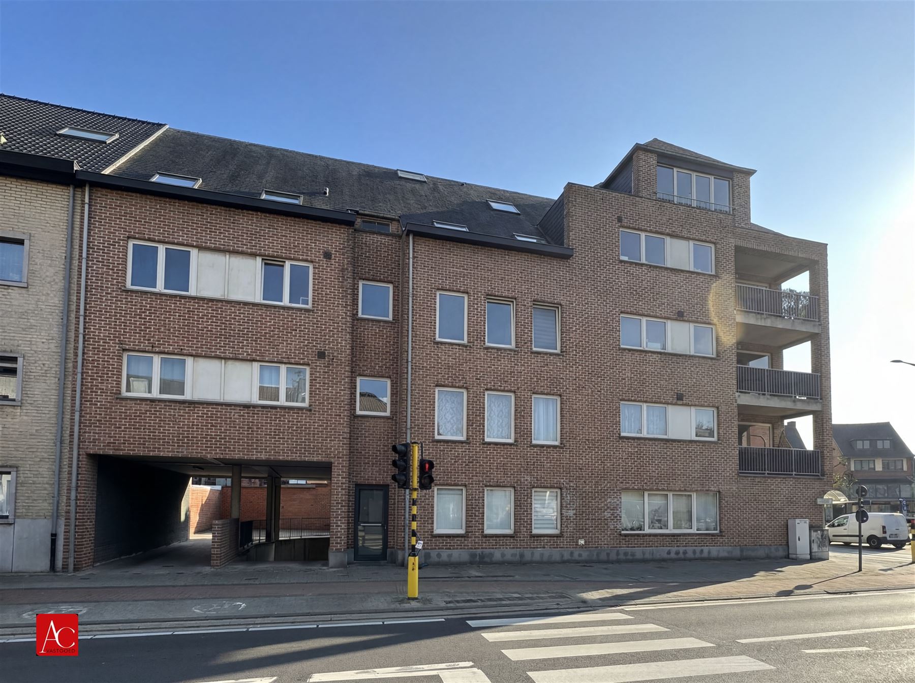 Appartementsgebouw met 12 entiteiten  - foto 3