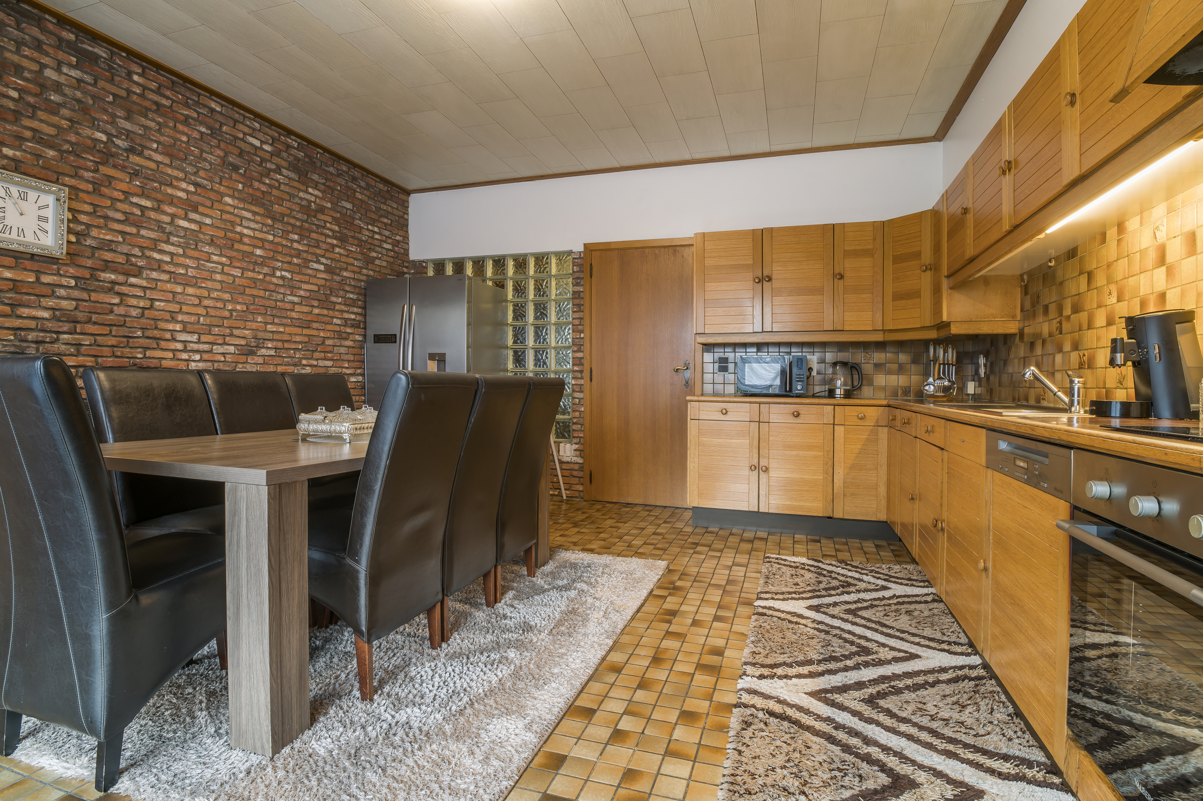 Commercial à vendre à Saint-Nicolas avec 4 chambres - photo 5