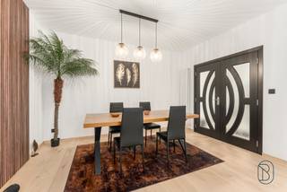 Découvrez cet appartement prêt à emménager situé à Harelbeke, une résidence idéale pour ceux qui recherchent confort, espace et qualité...