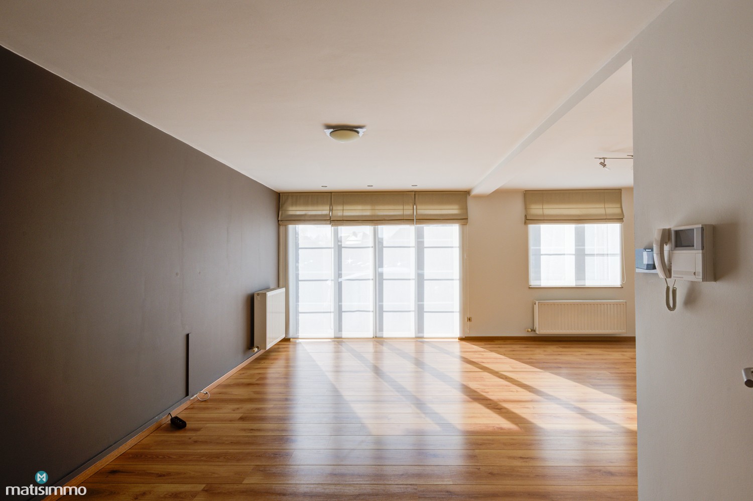 VERZORGD INSTAPKLAAR APPARTEMENT MET 2 SLAAPKAMERS EN RUIM TERRAS TE MUNSTERBILZEN - foto 4