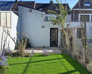 Op zoek naar een woning met potentieel én ruimte om jouw eigen stempel te drukken? Deze eigendom op een perceel van 552 m² heeft het allemaal. Je...