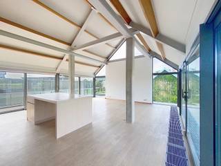 Plan je afspraak in via www.living-stone.bePrachtig triplexappartement met 2 slaapkamers.Op het gelijkvloers bevindt zich een inkomhal met...