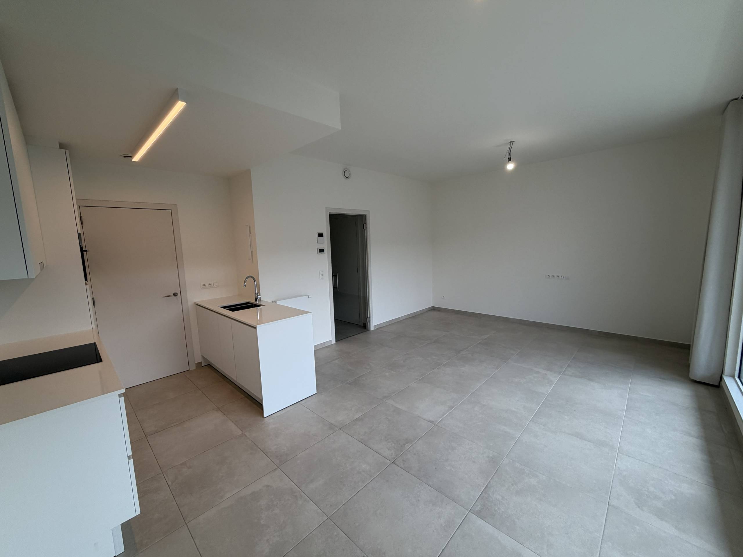 Lichtrijk Nieuwbouwappartement met 2 SLPK in Roeselare - foto 5