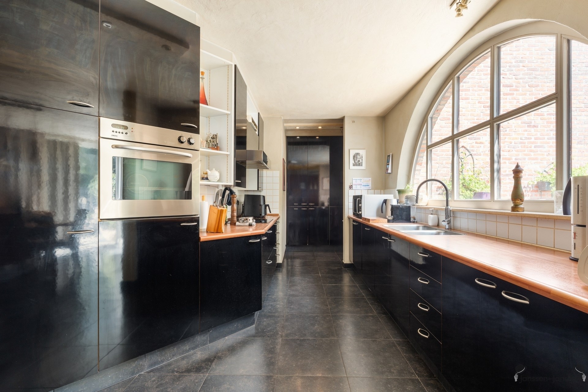 Architecturale woning met 4 slaapkamers op een royaal perceel van 2.012 m² - foto 5