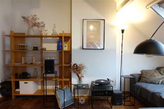 <p><span>GENT - Struifstraat : Op zoek naar </span><span>een gezellige studio te huur</span><span> in centrum Gent? Dan is dit pand mogelijk iets voor u.</span></p><p><span> </span></p><p><span>De troeven in een notendop:</span></p><ul><li><span>Vlakbij openbaar vervoer</span></li><li><span>Kleinschalig gebouw</span></li><li><span>Fietsenstalling in het gebouw aanwezig</span></li><li><span>Gelegen in centrum Gent</span></li></ul><p><span> </span></p><p><span>Indeling:</span></p><p><span>Open keuken (kookplaat en koelkast), leefruimte en badkamer met douche, lavabomeubel en toilet. Slaapruimte op mezzanine.</span></p><p><span>Gemeenschappelijke fietsenstalling beneden.</span></p><p><span> </span></p><p><span>Beschikbaar vanaf 1/12/2025. </span><span>Domicilie verplicht.</span></p><p><span>Huurprijs: € 595+ € 120 provisie EGW + internet.</span></p><p><span> </span></p><p><span>Contacteer Axel Lenaerts makelaars voor meer info en een bezoek  via onze website: <span>www.axellenaerts.be/huren</span></span><span> </span></p><p><span> </span></p><p><span> </span></p><p><span> </span></p>