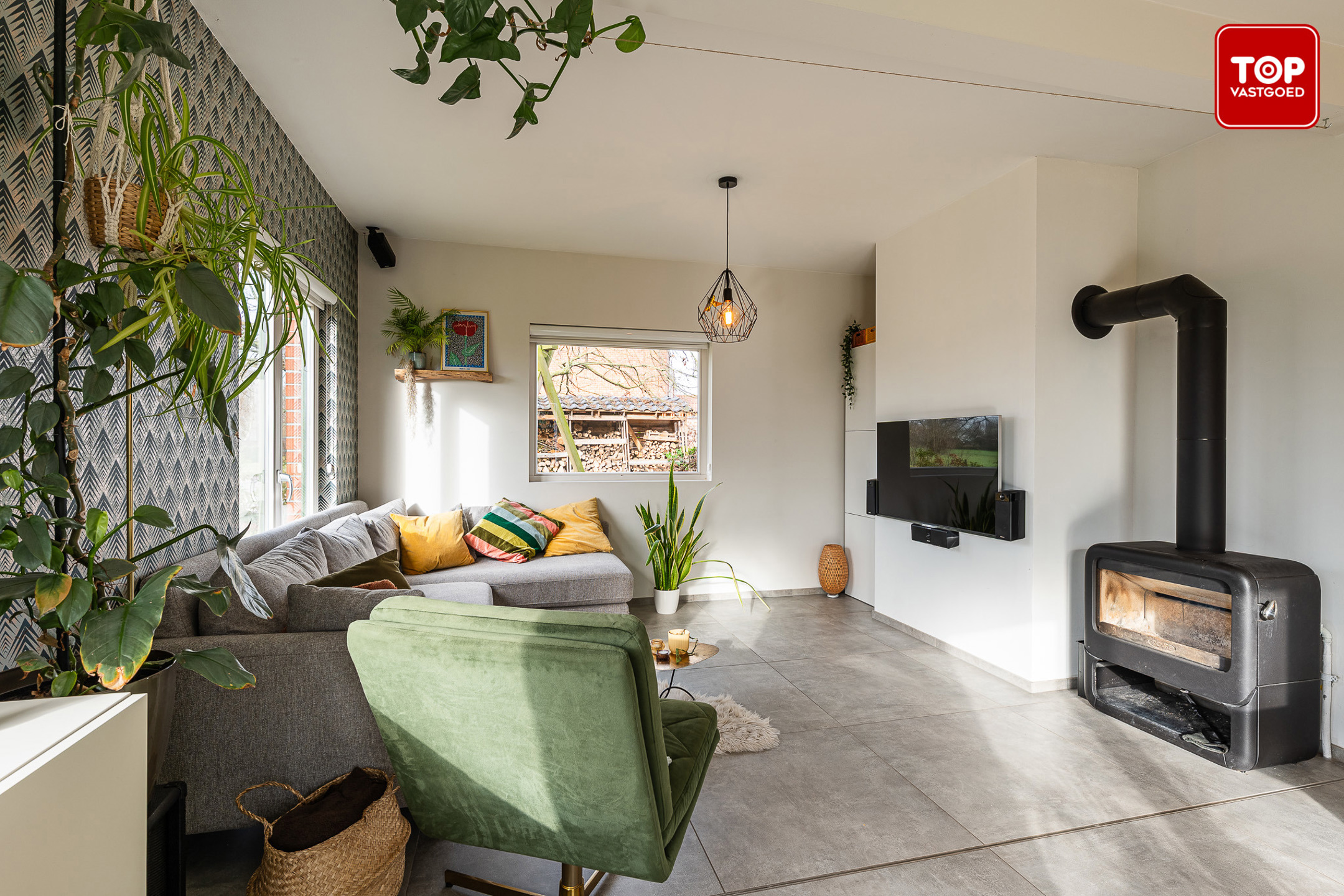 Karakteristieke woning  met 3 slaapkamers en 2 badkamers op riant perceel. - foto 4