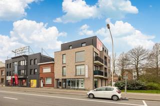 Commerciële ruimte of kantoor op A12De ruimte is voorzien van grote raampartijen wat een aangename lichtinval en ideale werksfeer creëert. Hierdoor...