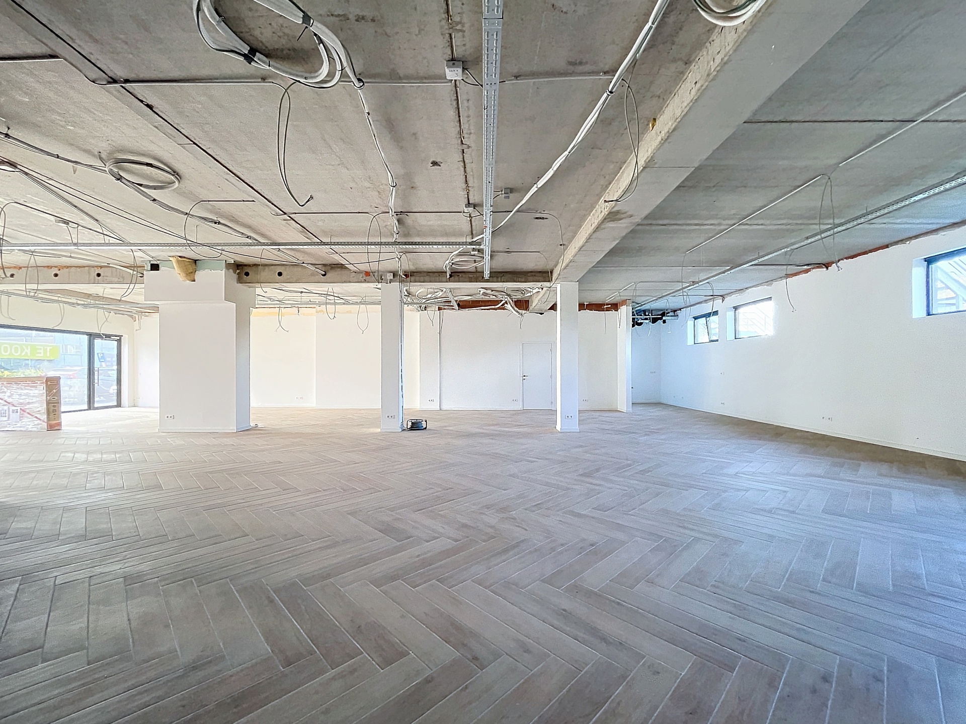 Handelsruimte 285m2 met parkeergelegenheden te Astene - foto 4