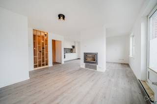 Evere – Gerenoveerd 2-slpk appartement met terras + kelderOp slechts 150m van station Bordet, op de bovenste verdieping met lift, ontdek dit...
