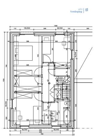 Ontdek deze strak ontworpen woning van Huysman Bouw, gelegen in een rustige, nieuwe verkaveling tussen de Eeklostraat en Benninckstraat. De bouwwerken zijn gestart en u koopt aan vaste prijs. Geniet van een energiezuinige woning met warmtepomp, vloerverwarming, zonnepanelen en ventilatie met warmterecuperatie. De woning biedt een optimale indeling met 3 slaapkamers, 2 bergingen, grote raampartijen en een carport op een zuidgericht perceel van 256m². Kies uw interieur volledig op maat met begeleiding van onze interieurarchitect. Ruime budgetten voor keuken, vloeren en deuren zijn voorzien. Ontworpen door CAS architecten, met hoogwaardige gevelmaterialen en strakke lijnen. Interesse? Contacteer Ewout Vanden Bussche via 0497 588 888 of contact@huysmanbouw.be.