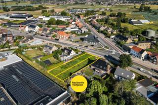 Dit mooi perceel bouwgrond van 568 m² is de perfecte locatie voor het bouwen van jouw droomwoning. Dit perceel voor half-open bebouwing biedt...