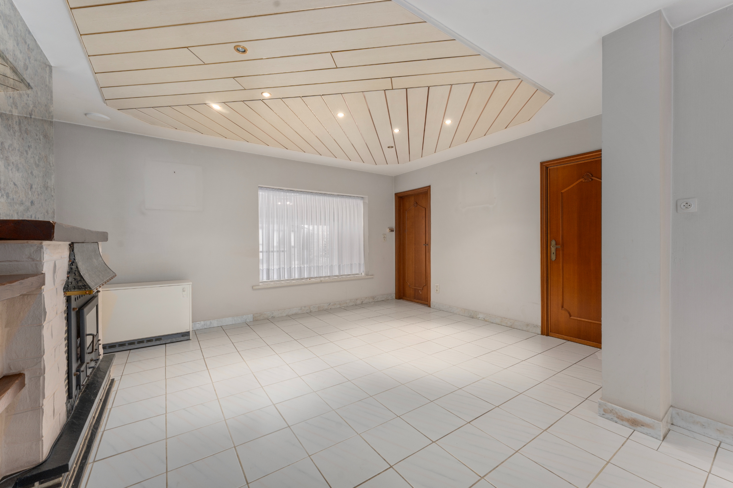 Volledig te renoveren woning aan de rand van Deerlijk met zeer ruime garage op 262m2 - foto 1