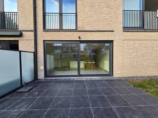 Voor een bezoek, stuur een mail naar matthias@colorcasa.be!Gelijkvloersappartement met tuin te huur in het centrum van Wolvertem. Dit 2-kamer...