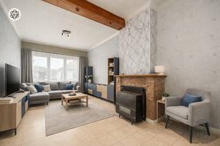 Charmante woning met VEEL POTENTIEEL, grote tuin en atelier/opslagruimte, ideaal voor wie ruimte en mogelijkheden zoekt!Deze karaktervolle woning...