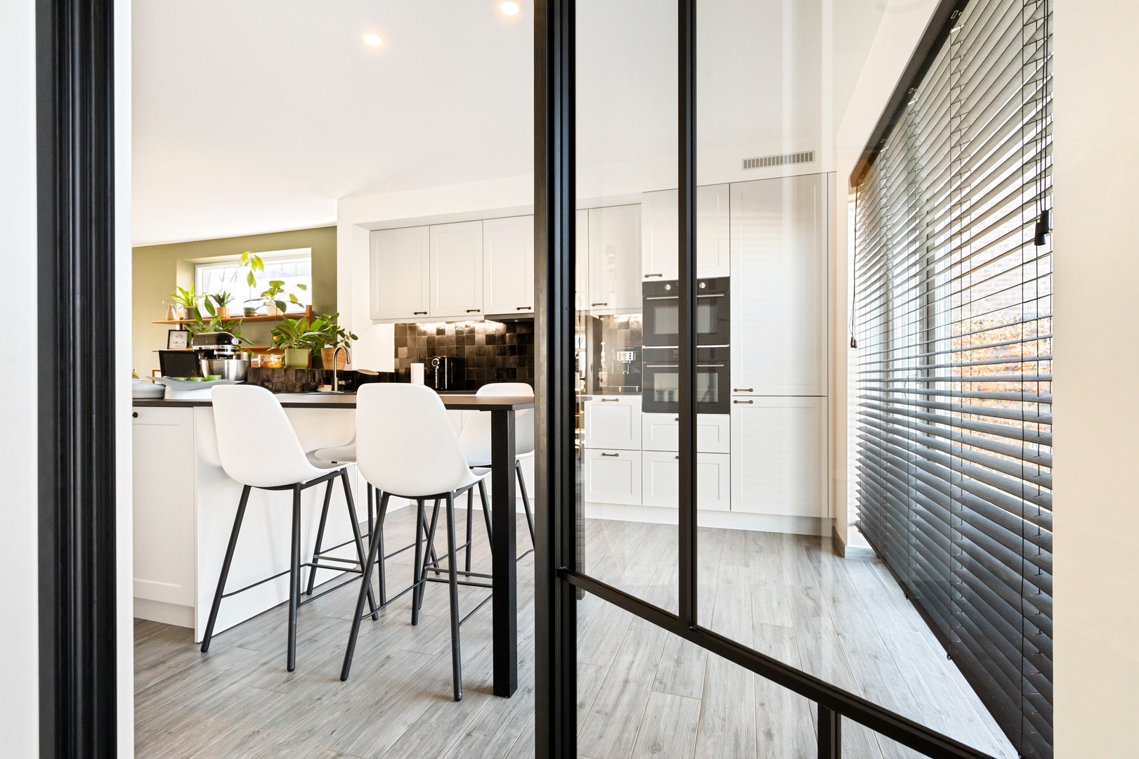 Energiezuinige en ruime eengezinswoning gelegen op een woonerf! - foto 2