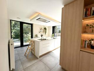 Unieke patio woning gelegen in Heppen. Volledig gerenoveerd. Rustig gelegen op een perceel van 1060 m2.Bewoonbare oppervlakte 180 m2, met daar...