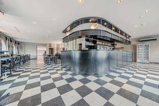 Uw project van leven en werk Turnkey wacht op u! Op de grens van Doornik en Saint-Amand biedt dit vastgoedcomplex een unieke kans om zich te...