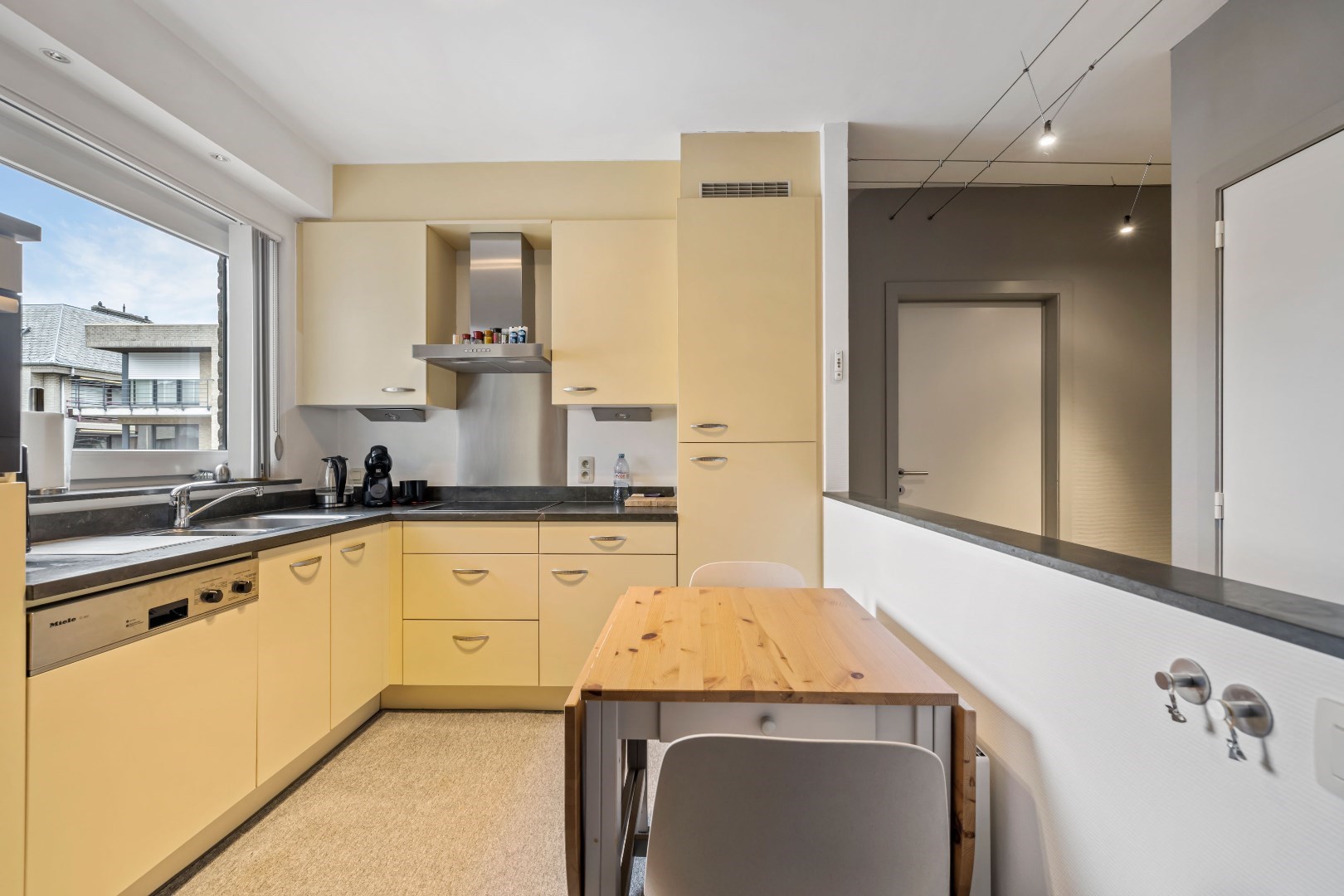 Ruim, instapklaar appartement met 3 slaapkamers - foto 5