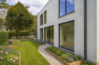 Luxe nieuwbouwvilla, innovatief design en comfort, geen BTW enkel registratieOntdek deze prachtige nieuwbouwvilla, gebouwd volgens de nieuwste...