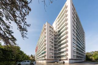 Te koop: Appartement met terras, kelder en staanplaats aan de Square Servaes Hoedemaekers (1140)Gelegen aan de Servaas Hoedemaekerssquare, bevindt...