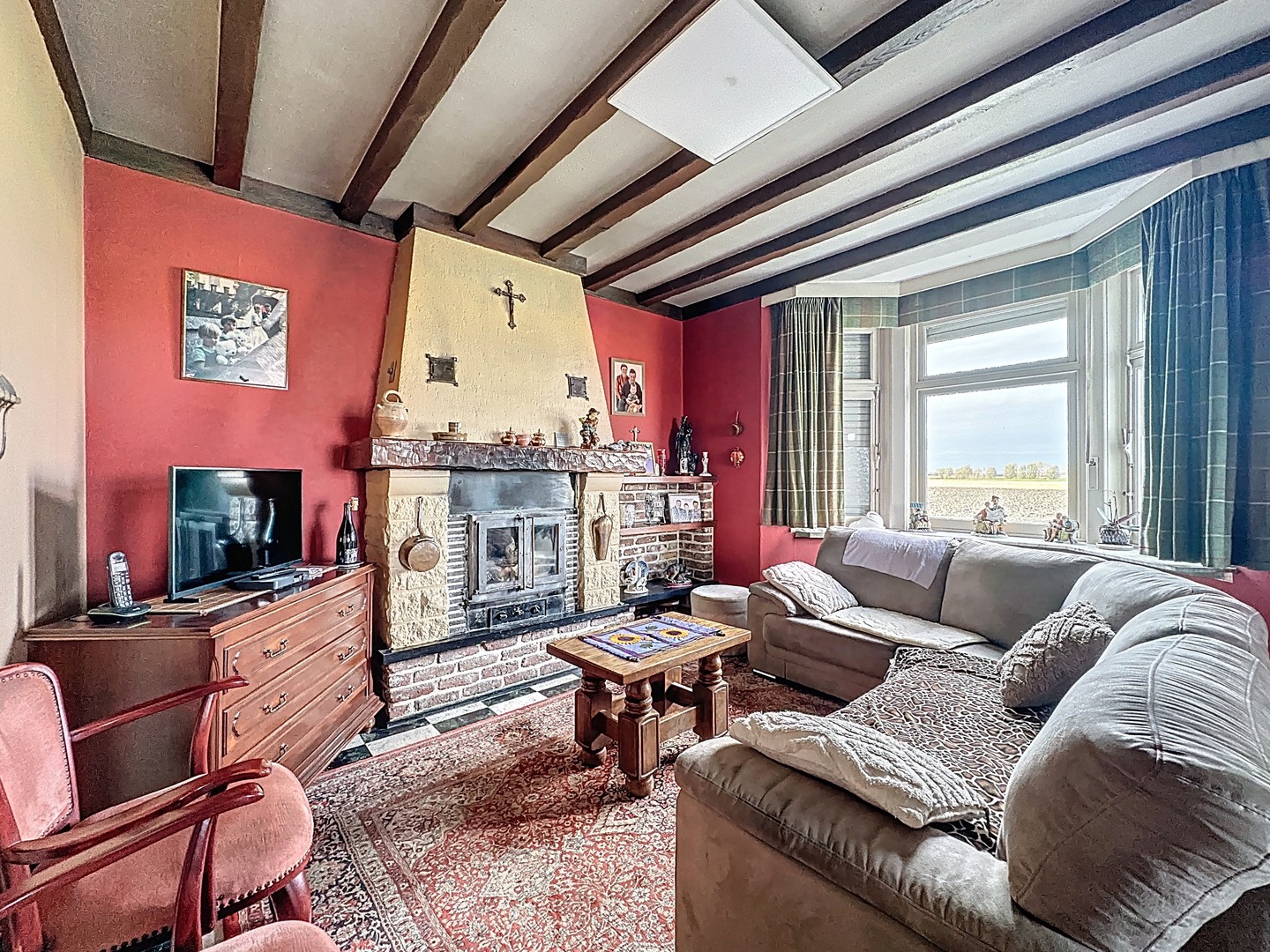 Maison à rénover avec grand garage/espace de stockage à Schore. - photo 3