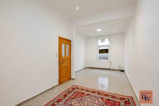 Deze aangename woning aan de Hoveniersstraat 16 , 9050 Ledeberg  (Gent) biedt een praktische indeling en een goede ligging, ideaal voor...