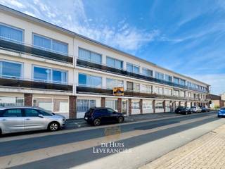 Op zoek naar een betaalbaar appartement dat u volledig naar eigen smaak kan inrichten? Dit 1-slaapkamerappartement op de eerste verdieping in...