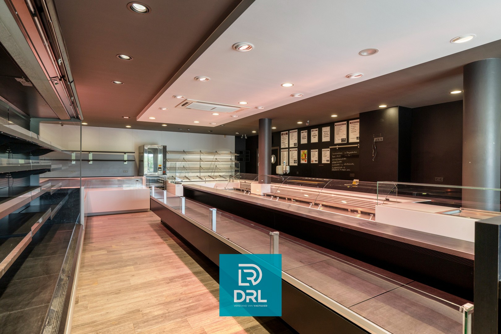 COMMERCIEEL PAND met LOODS te KORTEMARK - foto 4