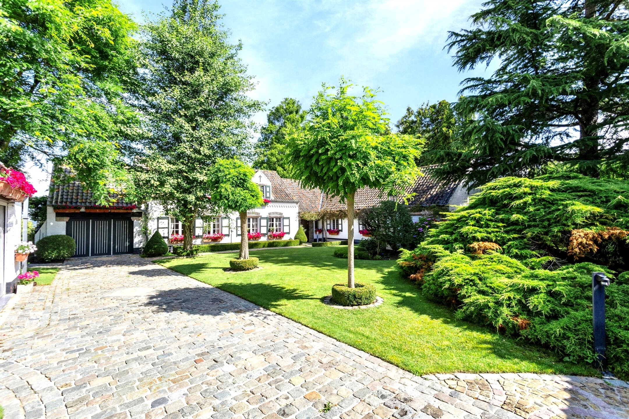 House for sale in Geraardsbergen with 4 bedrooms - photo 1