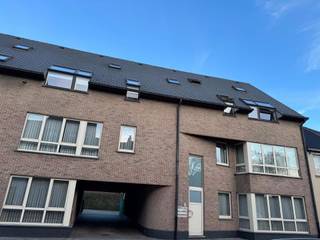 Ref8754693: Verrassend ruim (175m²!),net appartement met lift, aparte garage, extra berging,2 badkamers, terras en 3 grote slaapkamers...