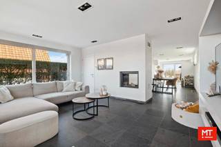 Moderne alleenstaande woning met landelijk uitzichtGelegen op een centrale locatie, biedt deze villa het beste van twee werelden: het gemak van de...