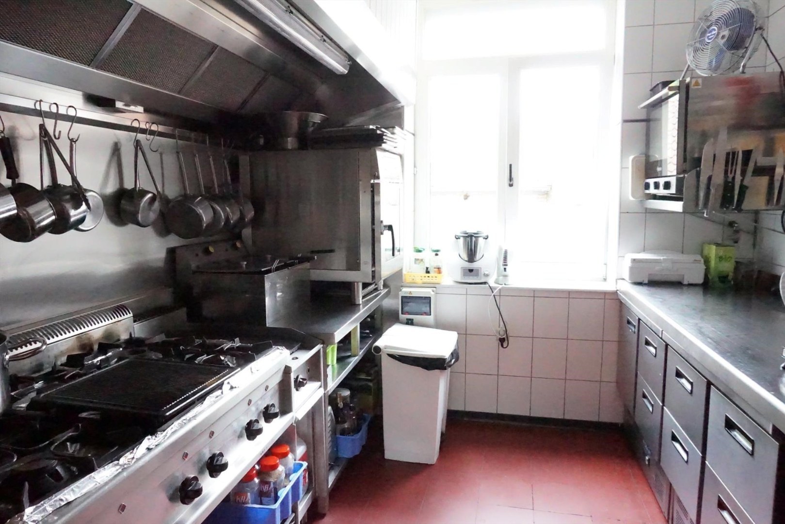 Restaurant met terras en woonst op topligging in de Langestraat - foto 4