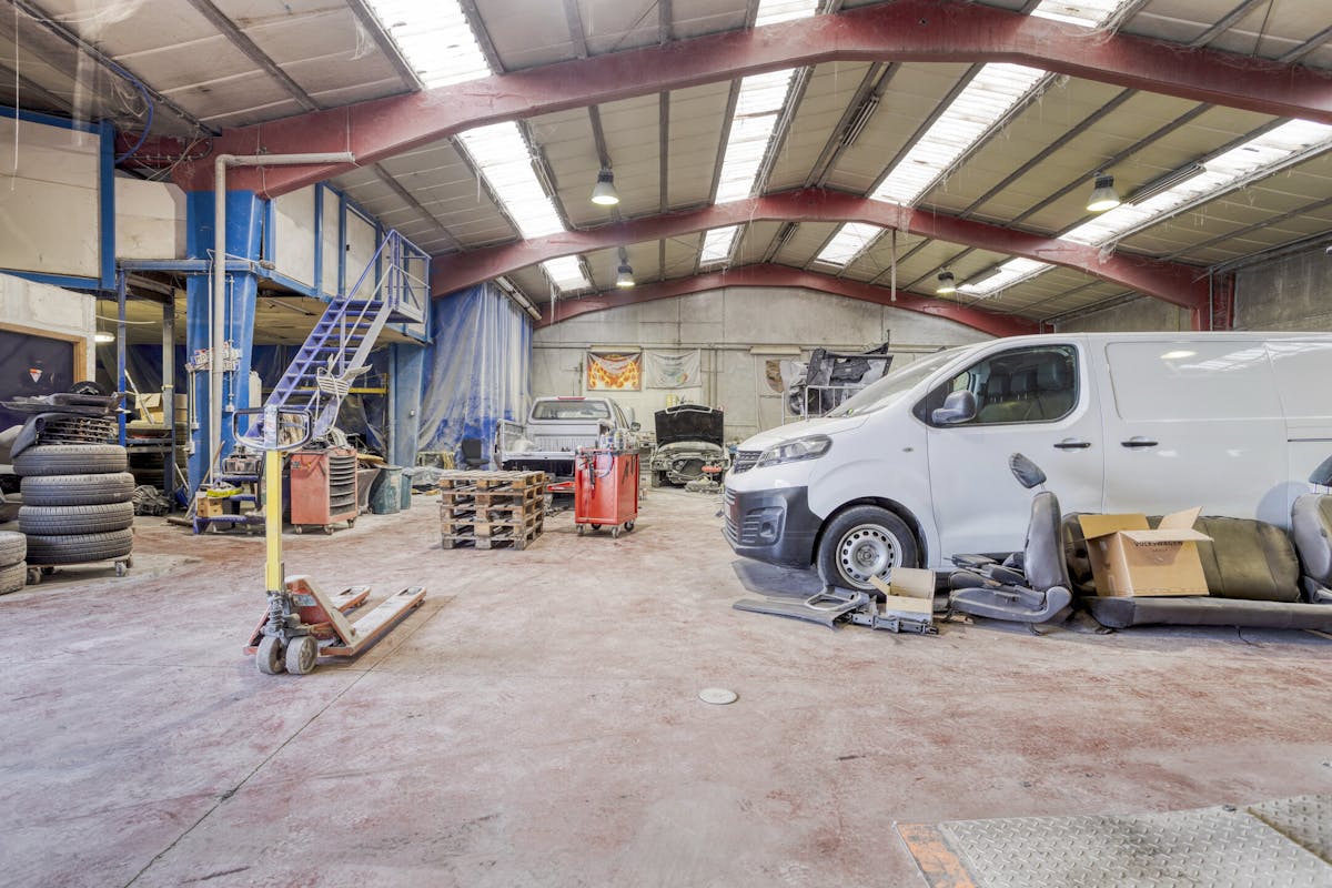 Loods van ca. 547m² op commerciële ligging in Hooglede-Gits - foto 5