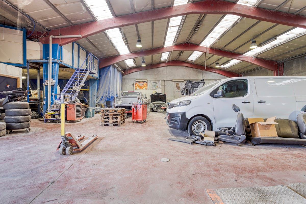 Loods van ca. 547m² op commerciële ligging in Hooglede-Gits - foto 5