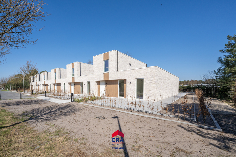 Prachtige, volledig uitgeruste woning te koop in Lommel. - foto 1