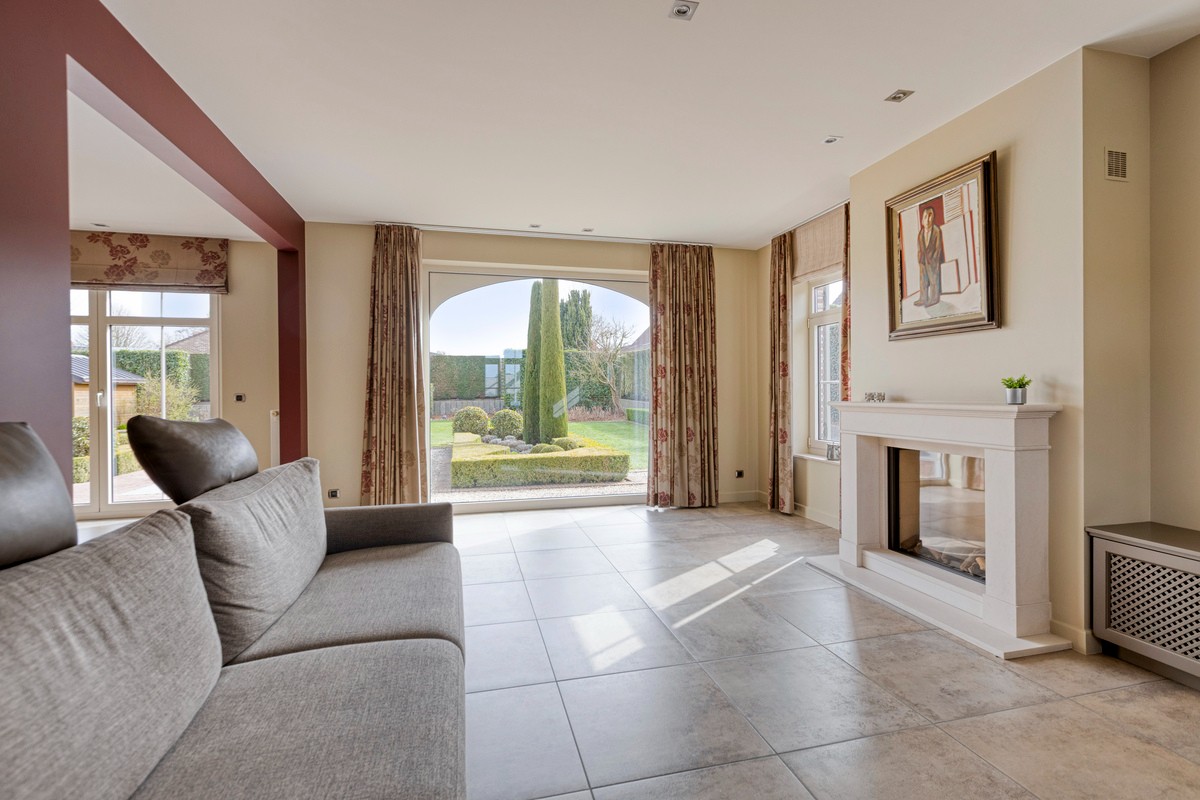 Ruime villa met prachtig aangelegde tuin in een rustige omgeving - foto 5