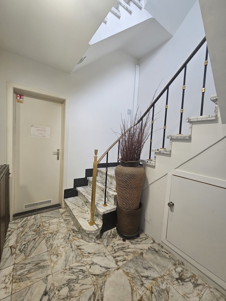 Apartment for sale in Sint-Pieters-Leeuw with 3 bedrooms - photo 2