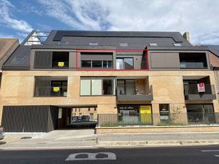 In de Ieperse steenweg 6 te Veurne vinden we dit modern appartement met 1 slaapkamer, terras en ondergrondse staanplaats.INDELING:>...